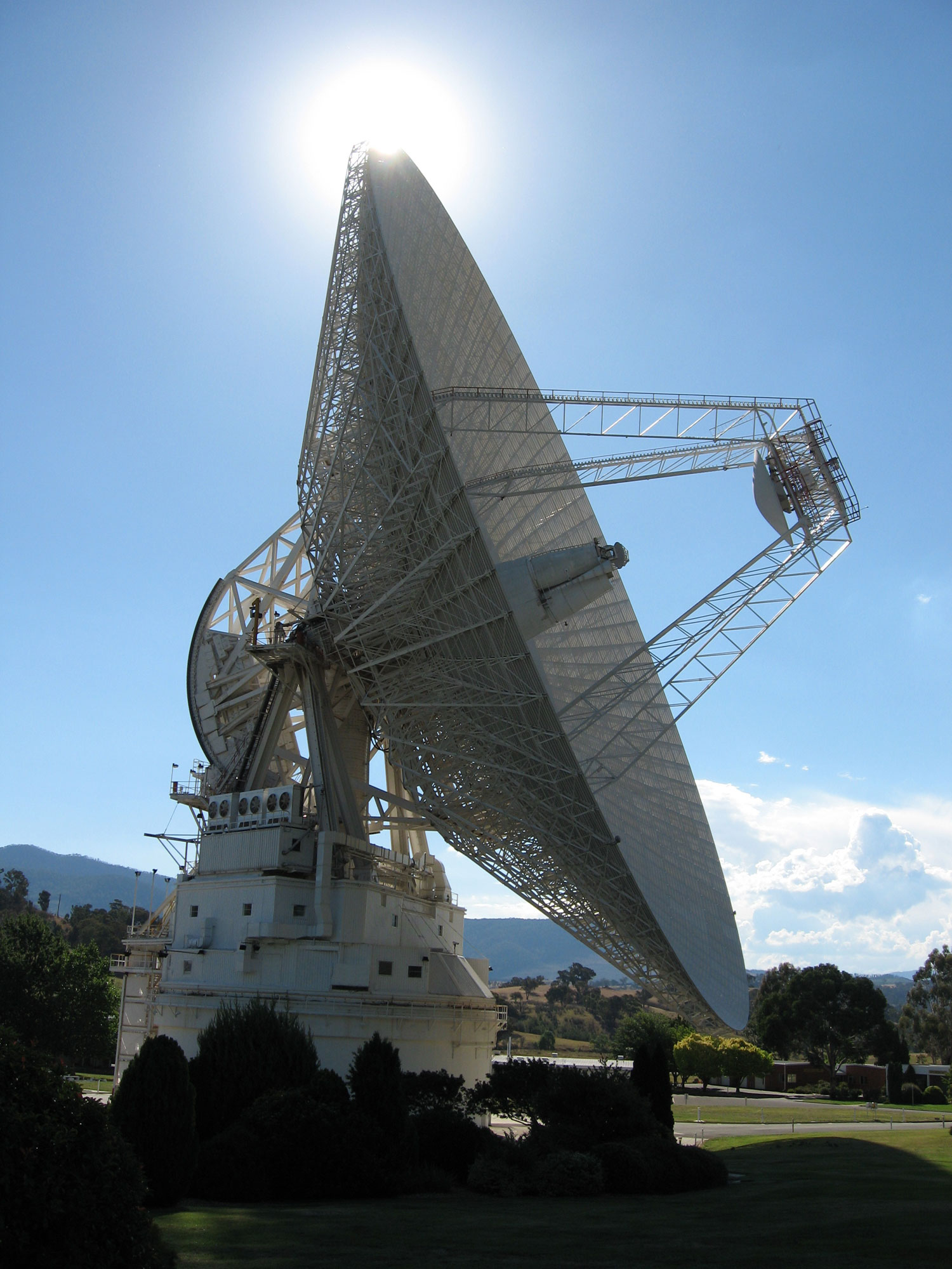 How can I receive radio signals from Voyager 1? Quora